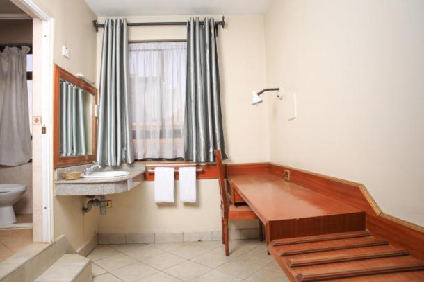 Paris Hotel Nairobi Buitenkant foto